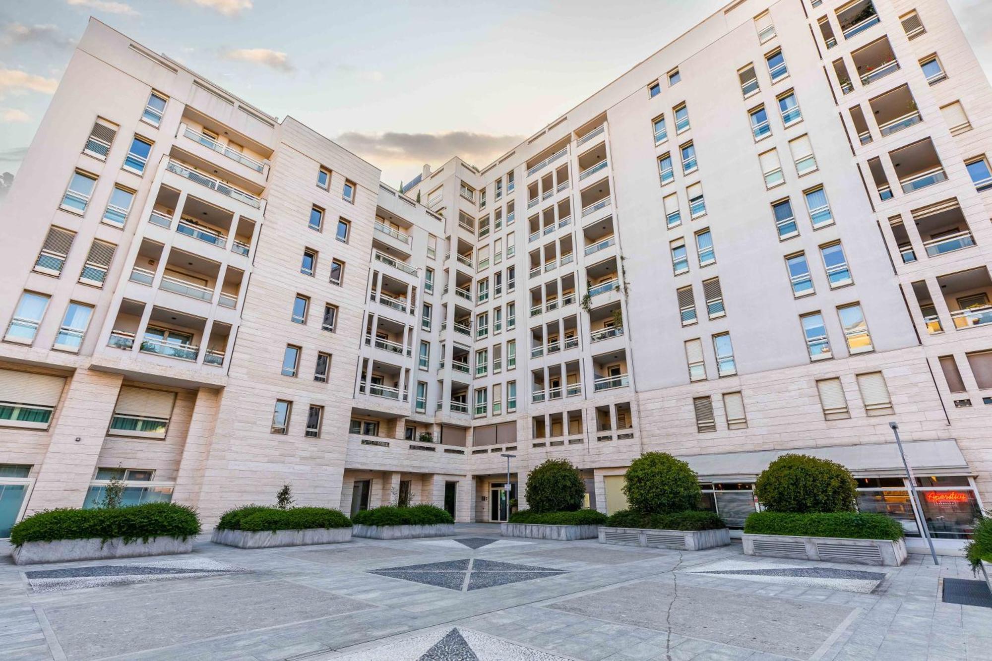 Luxury Apartment - Free Private - Parking Maestri Campionesi 16 Milano Eksteriør billede